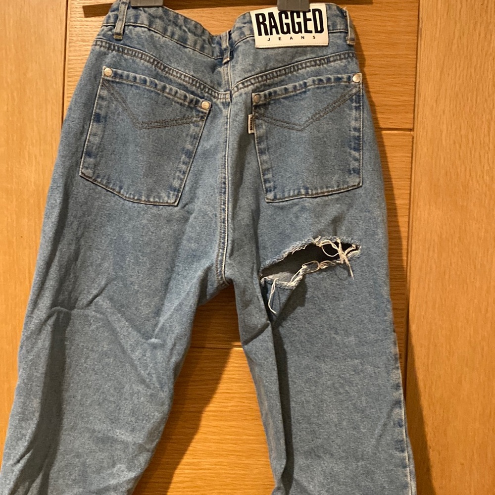 Ragged butt rip jeans. Size 28